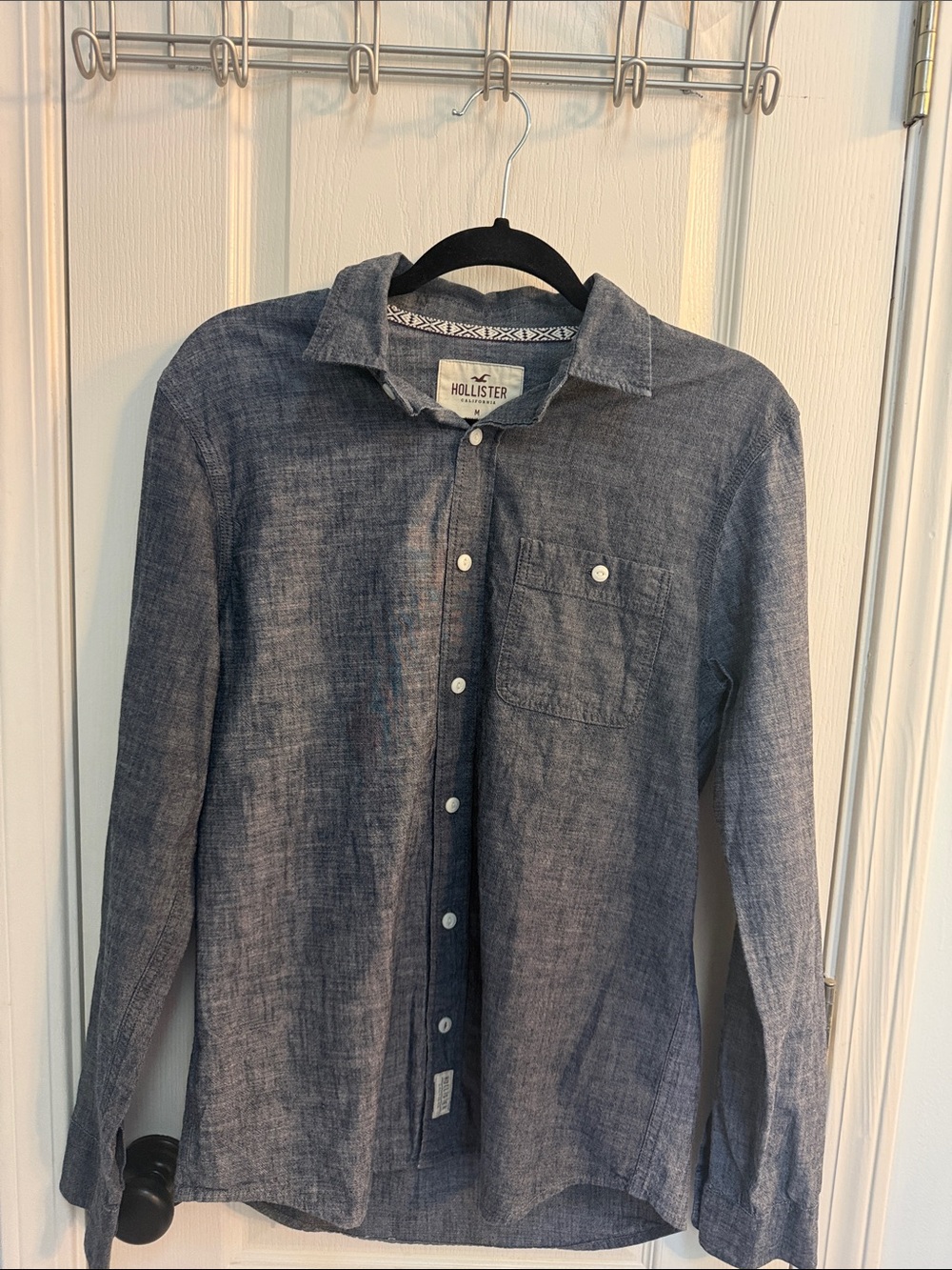 Hollister Men's Button-Down Chambray Shirt in Denim Blue
